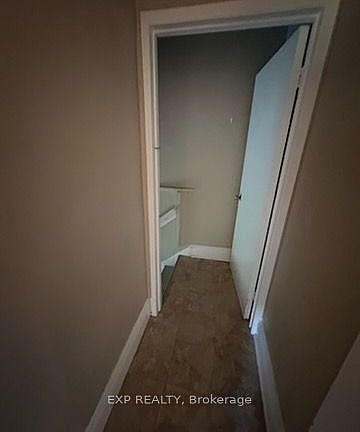5th image of 118 Stinson St