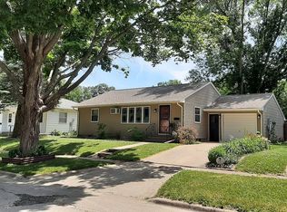 108 Sycamore St, La Porte City, IA 50651