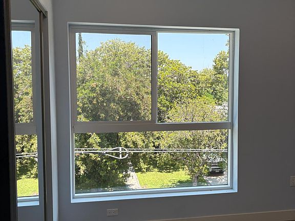 2nd image of 10739 Kling St #103