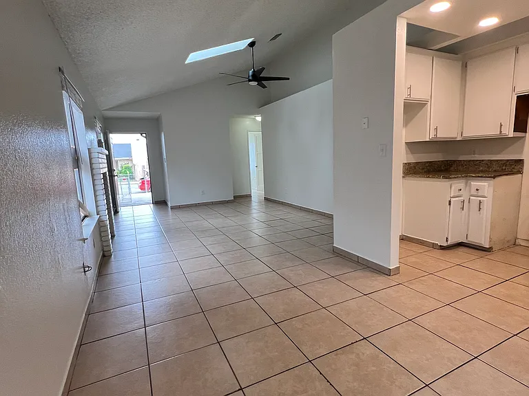 8328 Orange Blossom Ave — Photo 8