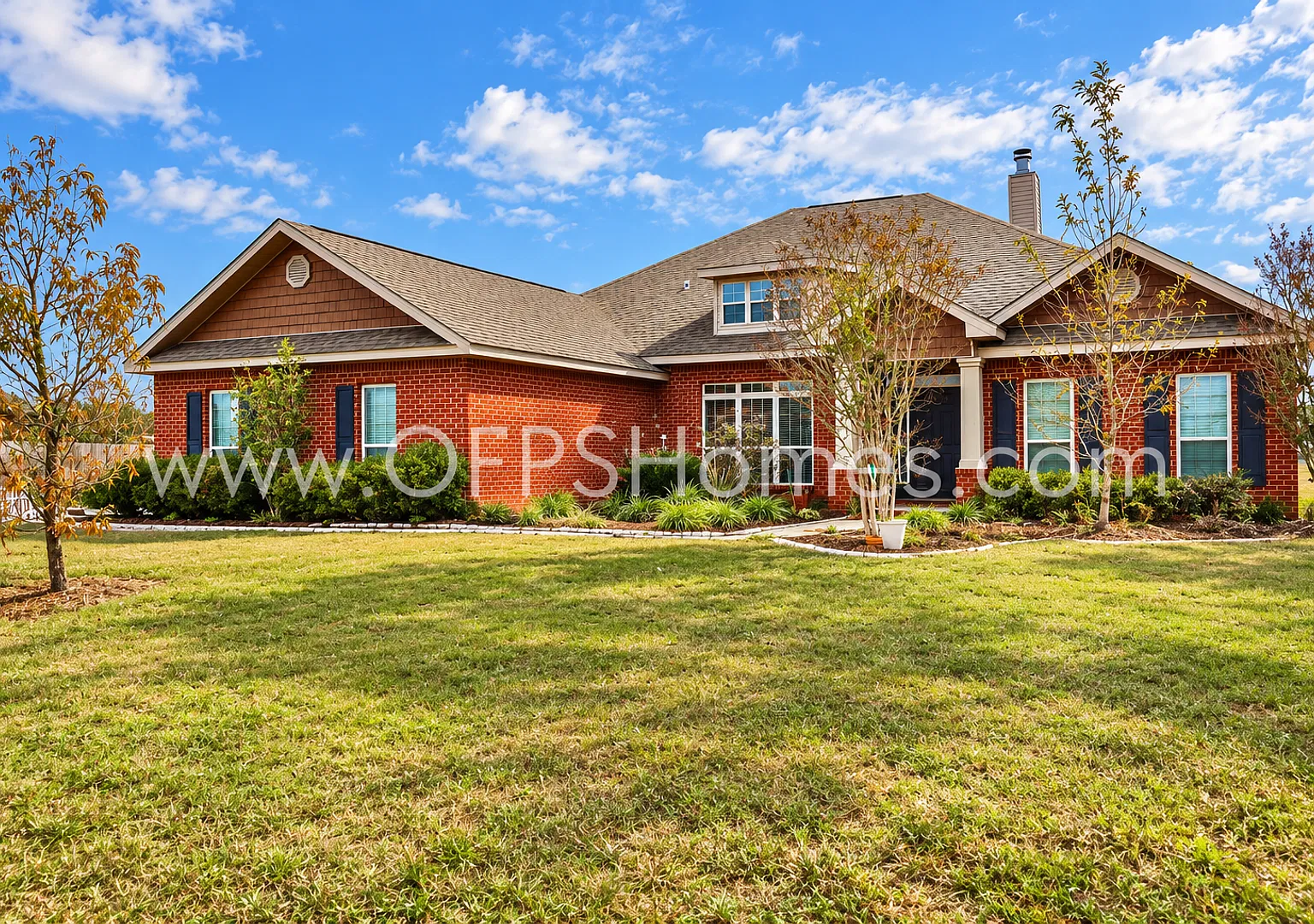 Spacious 4-Bedroom Home! — Photo 1