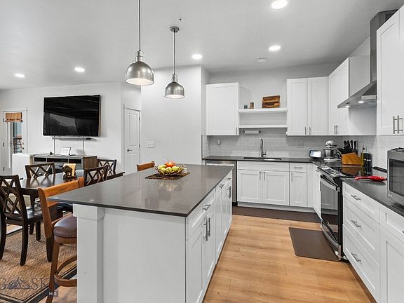 2nd image of 2221 Willow Dr #D-123