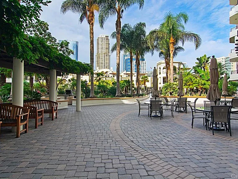 700 W Harbor Dr W #1703 — Photo 38