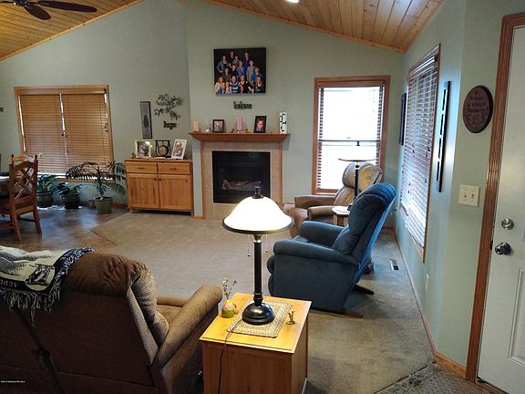 2nd image of 679 Lake Forest Cir