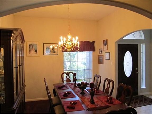 2nd image of 203 Briarglen Dr