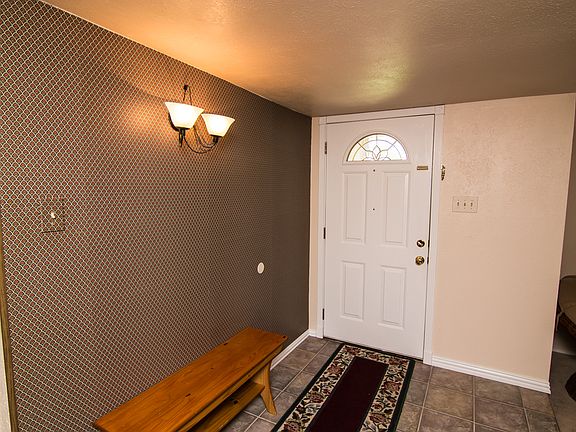 4th image of 2121 Courtland Cir
