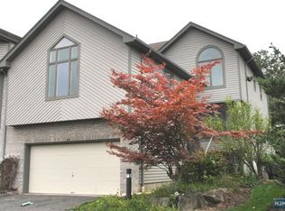 715 Holly Ct, Norwood, NJ 07648