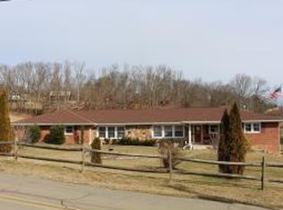 442 Independence Dr, Kingsport, TN 37660