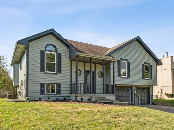 949 SW Daney Dr, Lees Summit, MO 64081