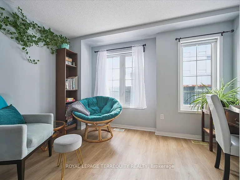 101 The Queensway #Townhouse 2 — Photo 29