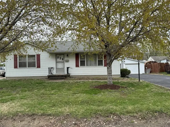 313 W Washington St, Caseyville, IL 62232
