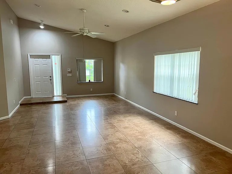 6365 Lansdowne Cir — Photo 7