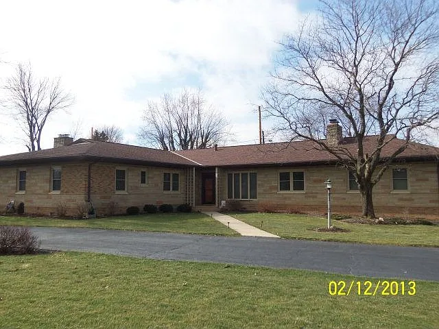 464 Portland Way S photo 1