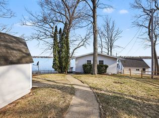 1017 E Hess Lake Dr, Grant, MI