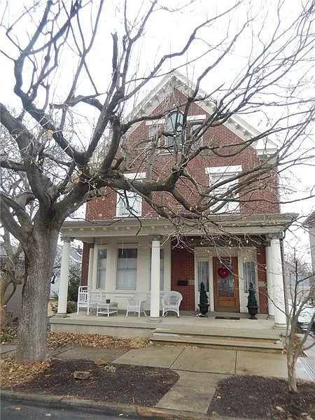 511 Alexander St photo 1