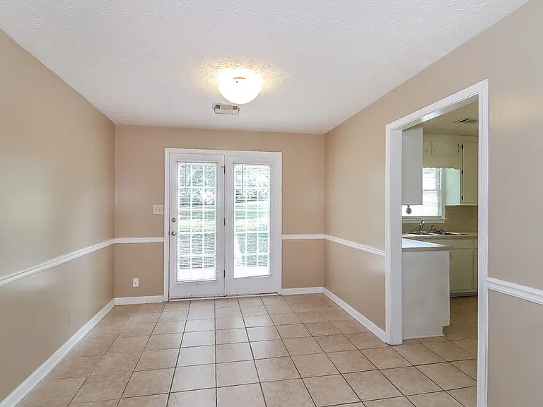 3935 Willowmeade Dr — Photo 11