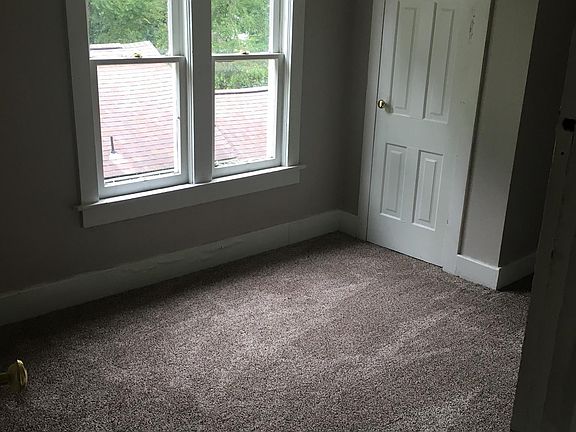 4th image of 413 W North St #3