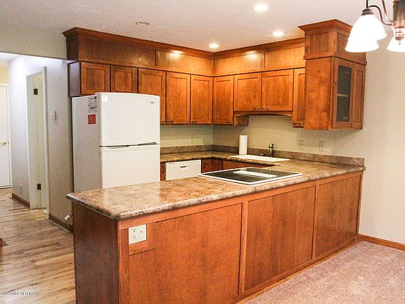 4th image of 450 W Sagebrush Dr #3-4