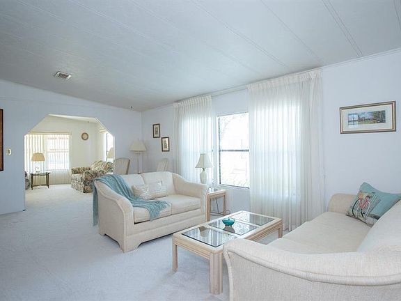 2nd image of 1453 Barefoot Cir