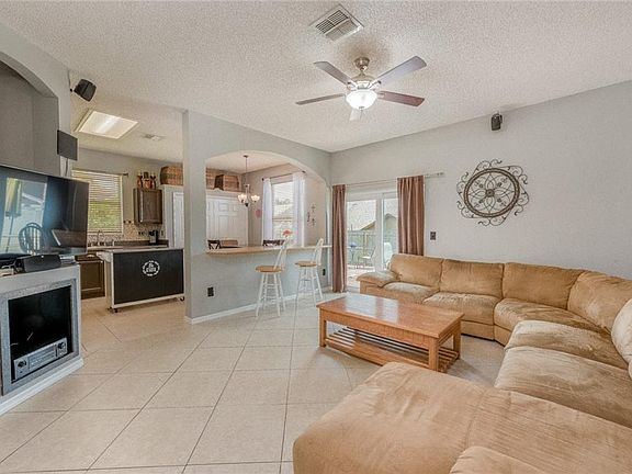 5th image of 1005 Zachary Ct