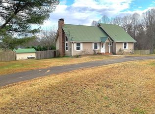 1011 Bunch Ct, Talking Rock, GA 30175