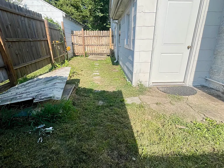1210 SW 23rd St #1 — Photo 9