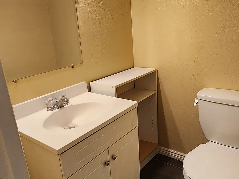 188 Paris Cir — Photo 23