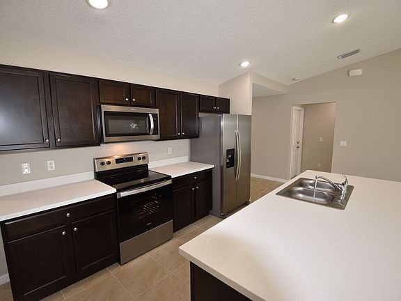 3rd image of 2210 SW Edison Cir