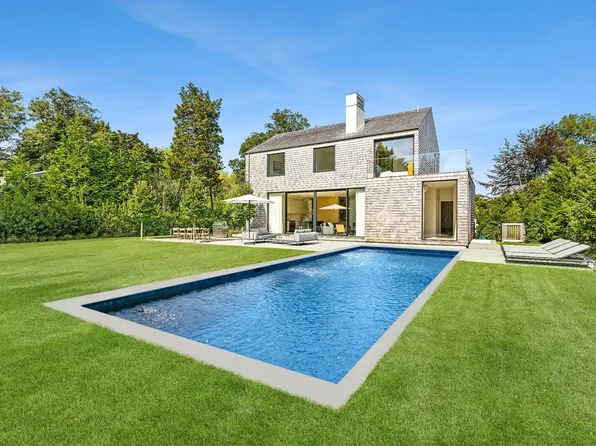 16 N Harbor Dr, Sag Harbor, NY 11963