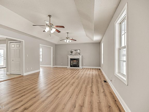 5th image of 673 Sugar Hollow Rd