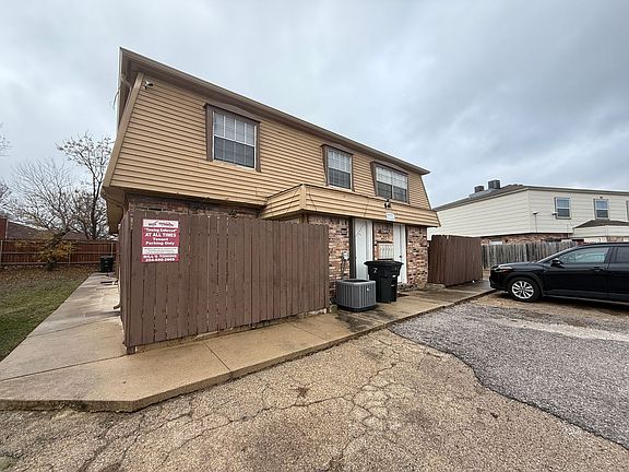 2nd image of 2304 Wales Cir #B