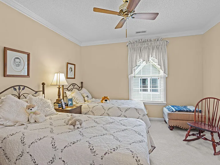 8516 Wheeling Dr — Photo 32