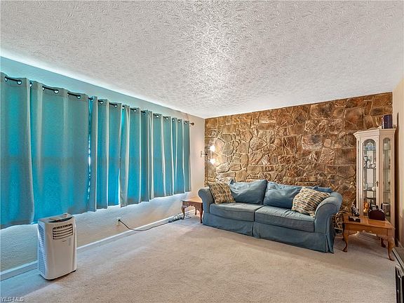 4th image of 2384 Giffels Dr