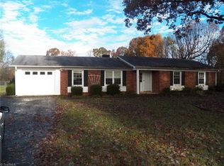 1627 Banbridge Rd, Kernersville, NC 27284
