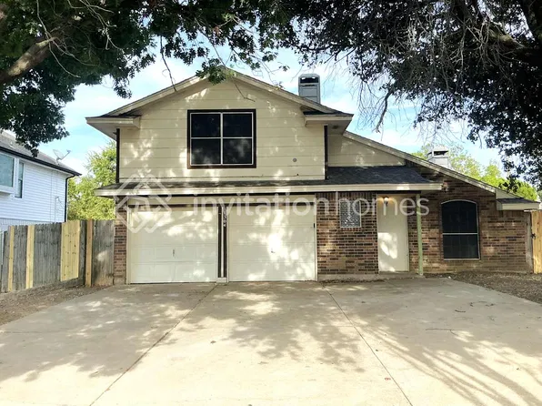 1304 Brookmeadow Ct, Arlington, TX 76018