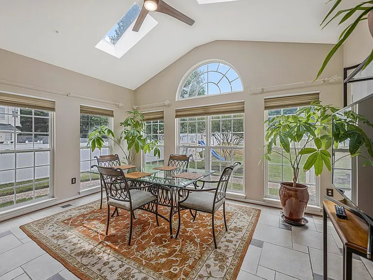 1117 Horizon View Pl — Photo 16