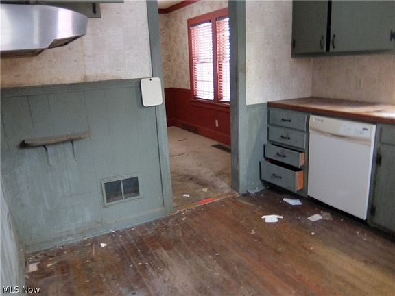 4th image of 1094 Churchill Rd