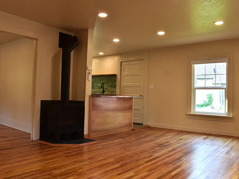 602 Blaine St — Photo 4