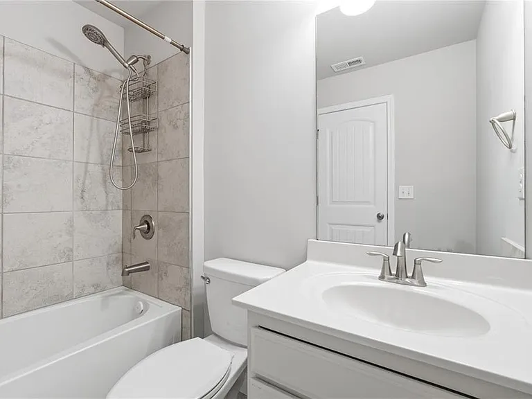 304 Cochin Dr — Photo 26
