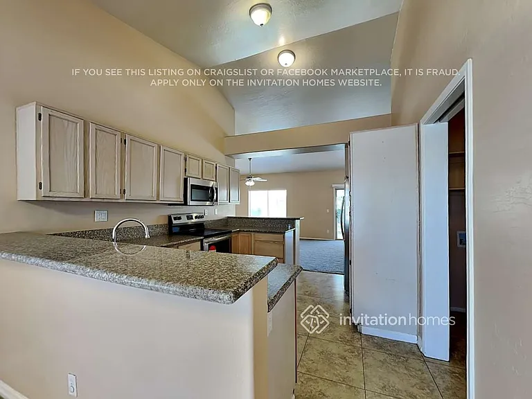 11634 W Clover Way — Photo 7