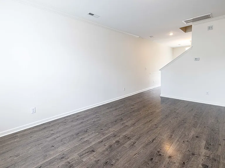 535 Calen Ln — Photo 2