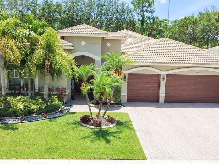 10122 Oak Meadow Ln — Photo 1