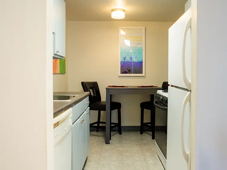 College Towers Apartments — Photo 13