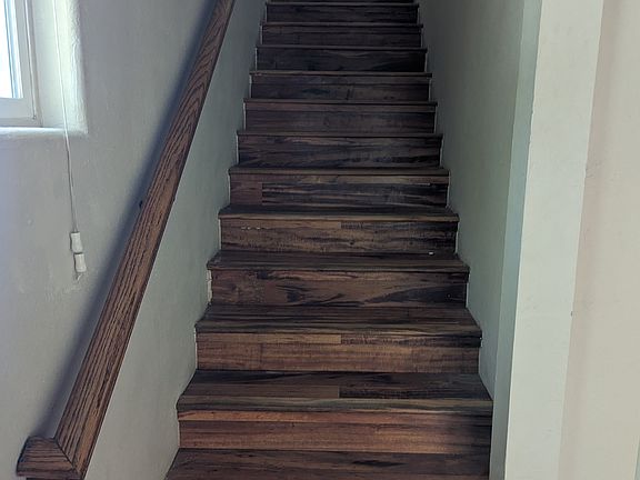3rd image of 605 W B St