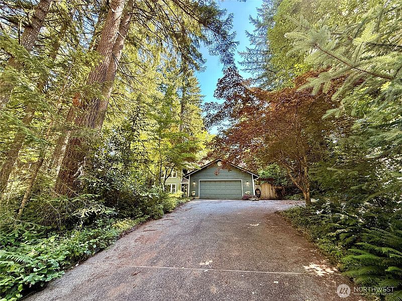 2nd image of 6937 Foothill Drive SW