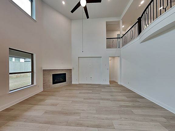 2nd image of 205 Shetland Ln