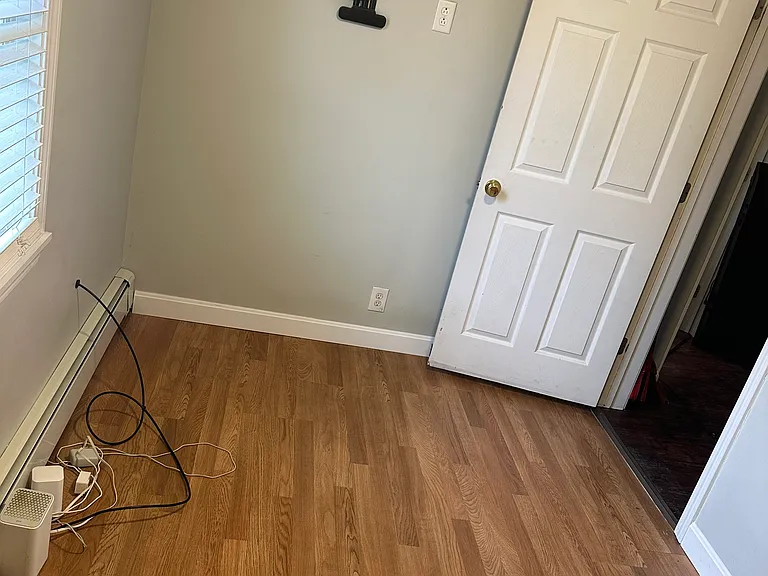 8R Pine St #1 — Photo 9