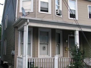 29 N 8th St, Easton, PA 18042