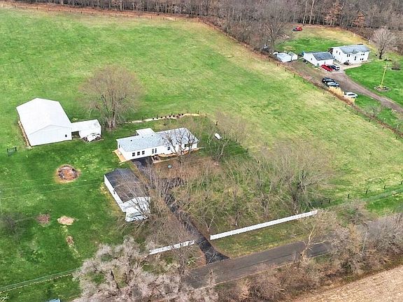 3rd image of 1771 Burton Rd
