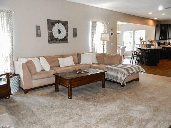 2nd image of 10295 Flagstone Dr